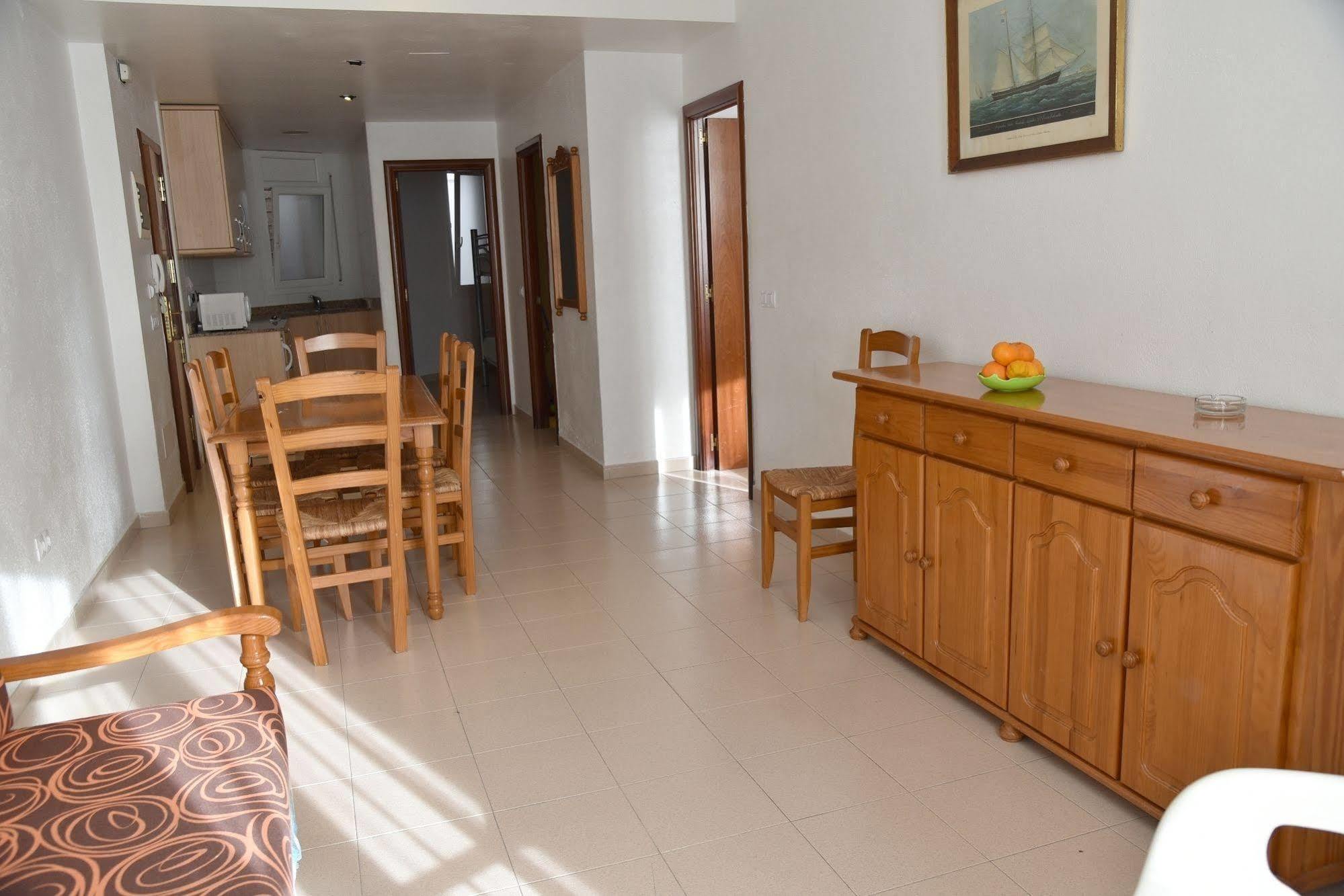 Apartamentos Ar Dosjoimi Lloret de Mar Ngoại thất bức ảnh