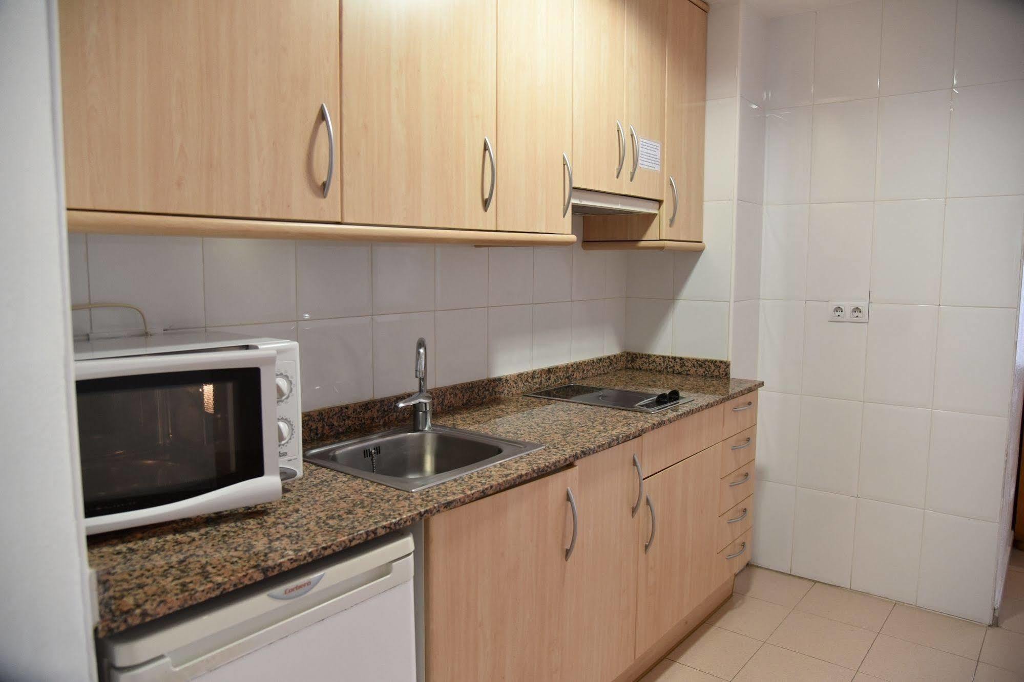 Apartamentos Ar Dosjoimi Lloret de Mar Ngoại thất bức ảnh