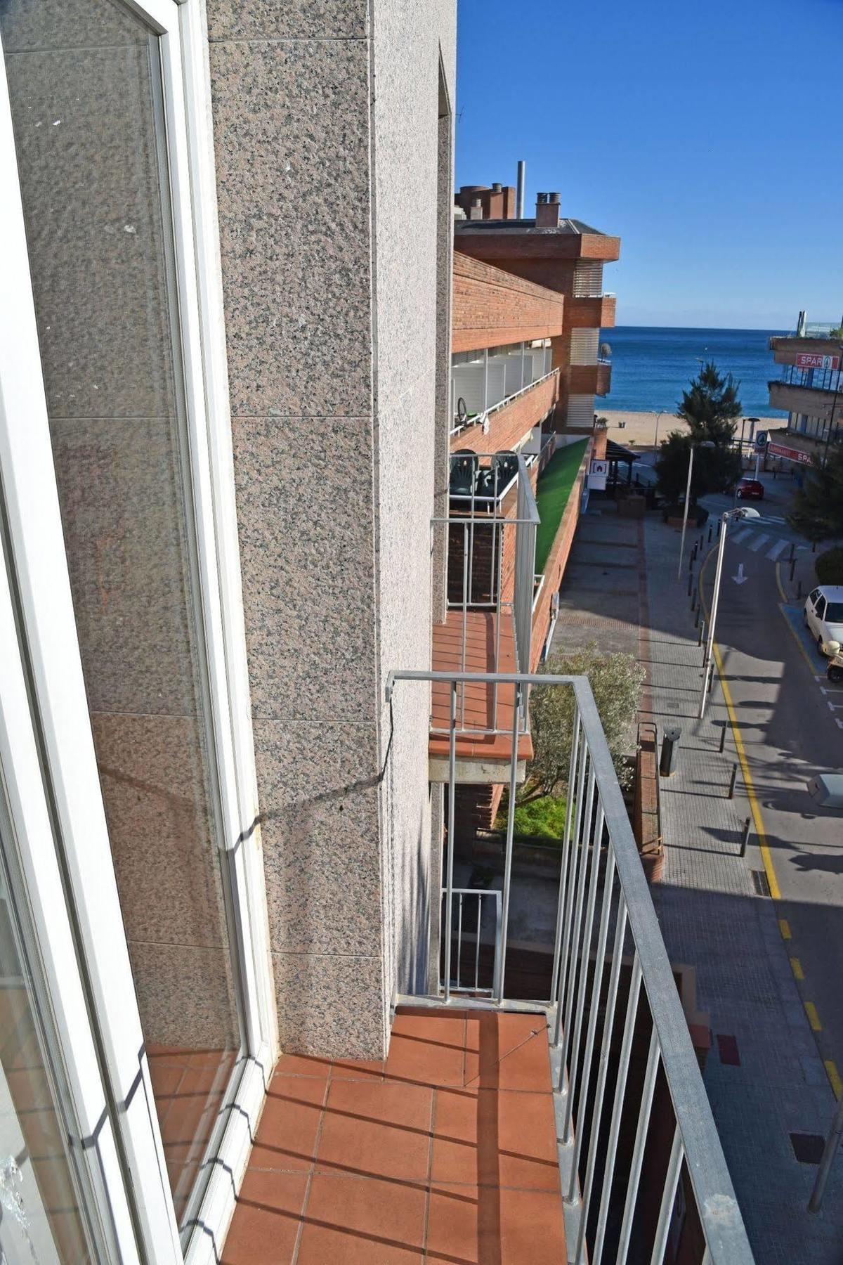 Apartamentos Ar Dosjoimi Lloret de Mar Ngoại thất bức ảnh